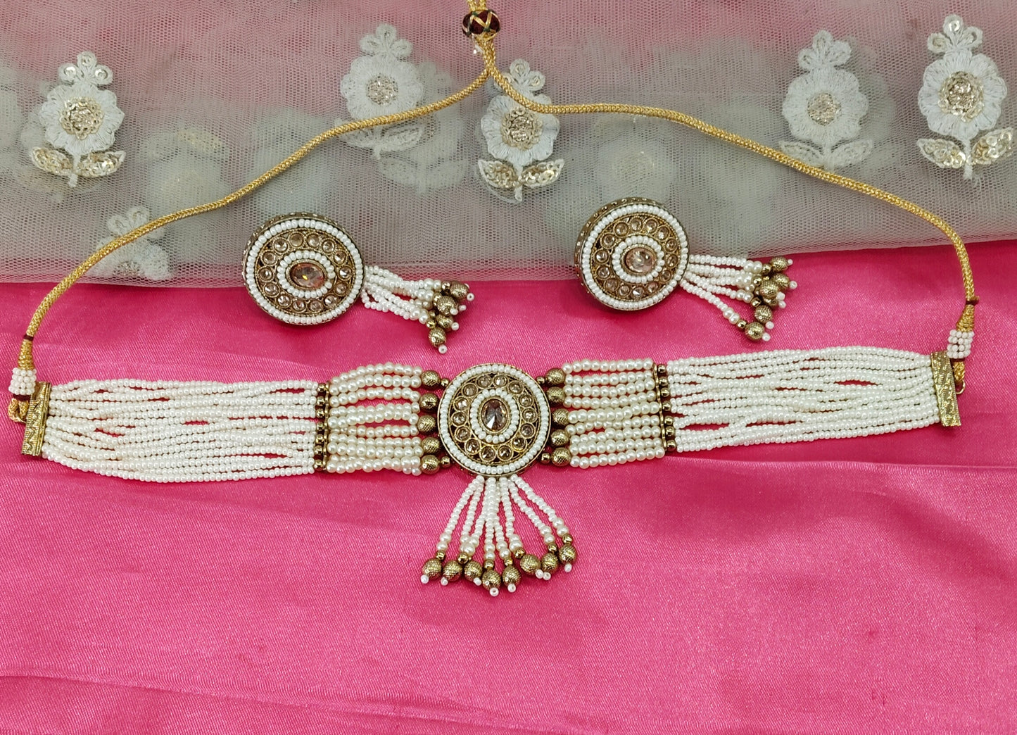 Antique white Champagne Stone Choker Jewellery Narayan Set