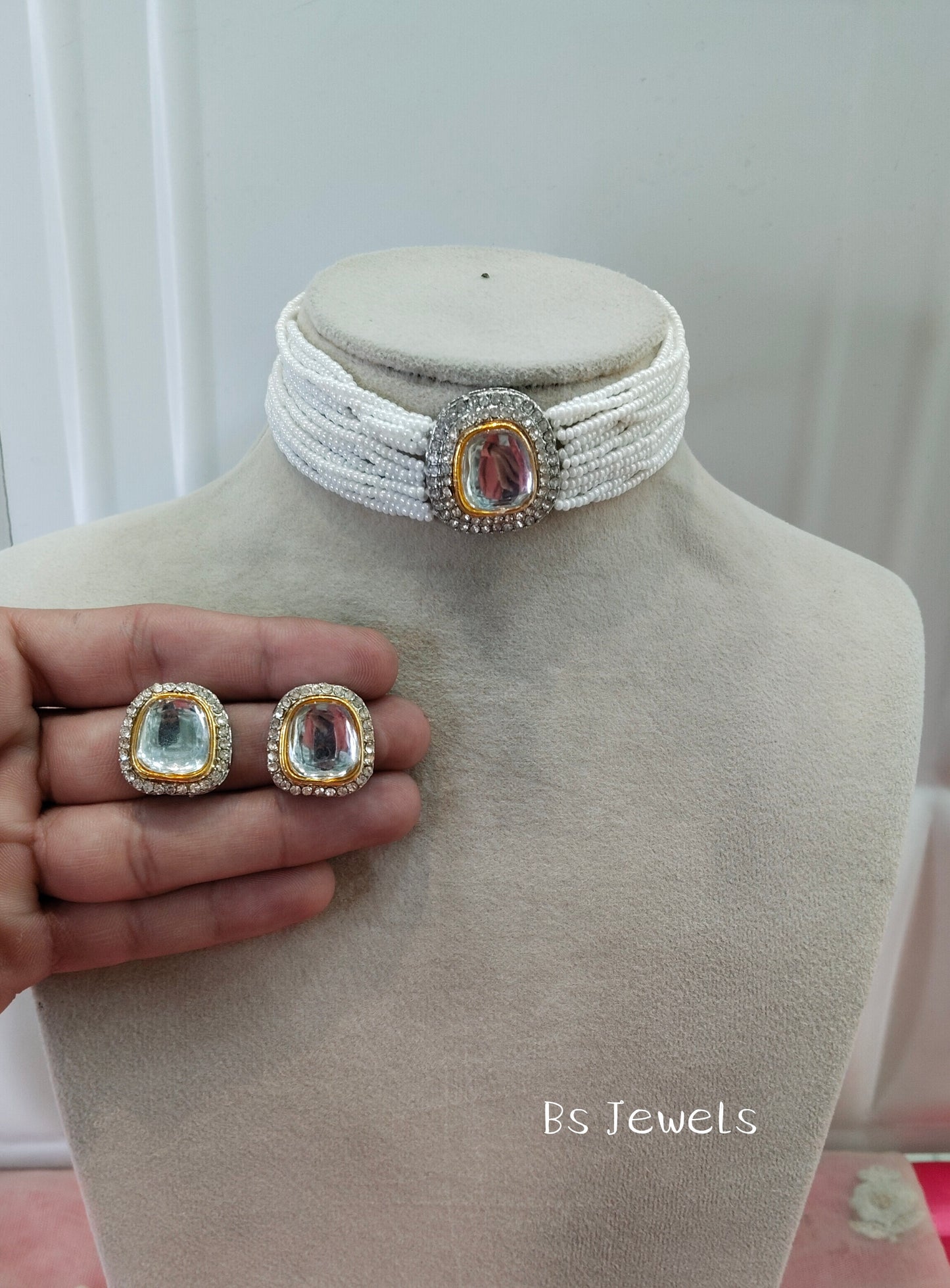 White Kundan Choker Jewellery Beauty Set