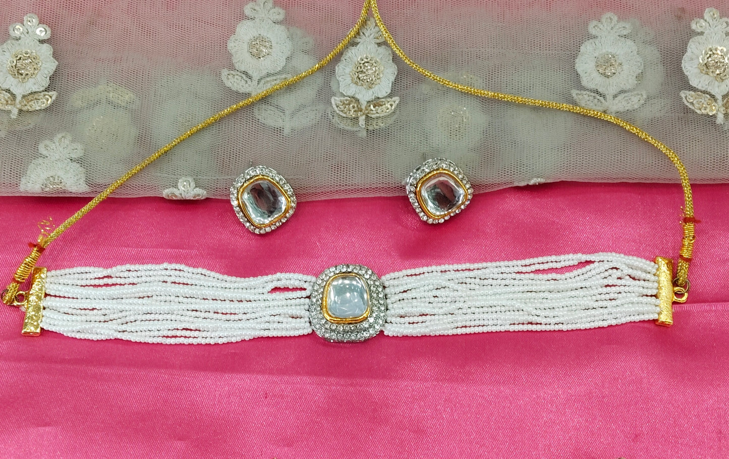 White Kundan Choker Jewellery Beauty Set