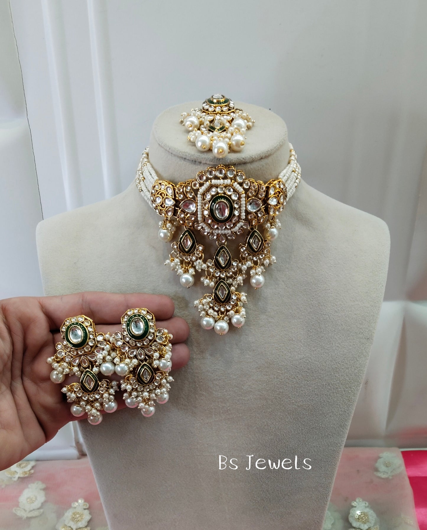 White Kundan Choker Jewellery Ciylo Set