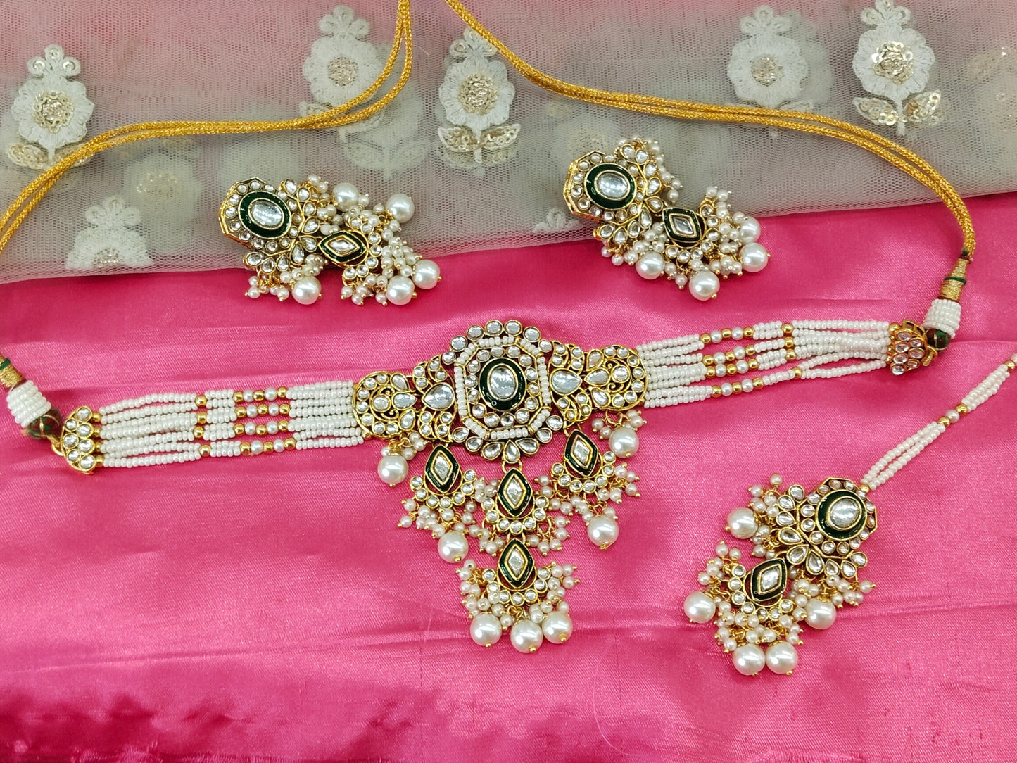 White Kundan Choker Jewellery Ciylo Set