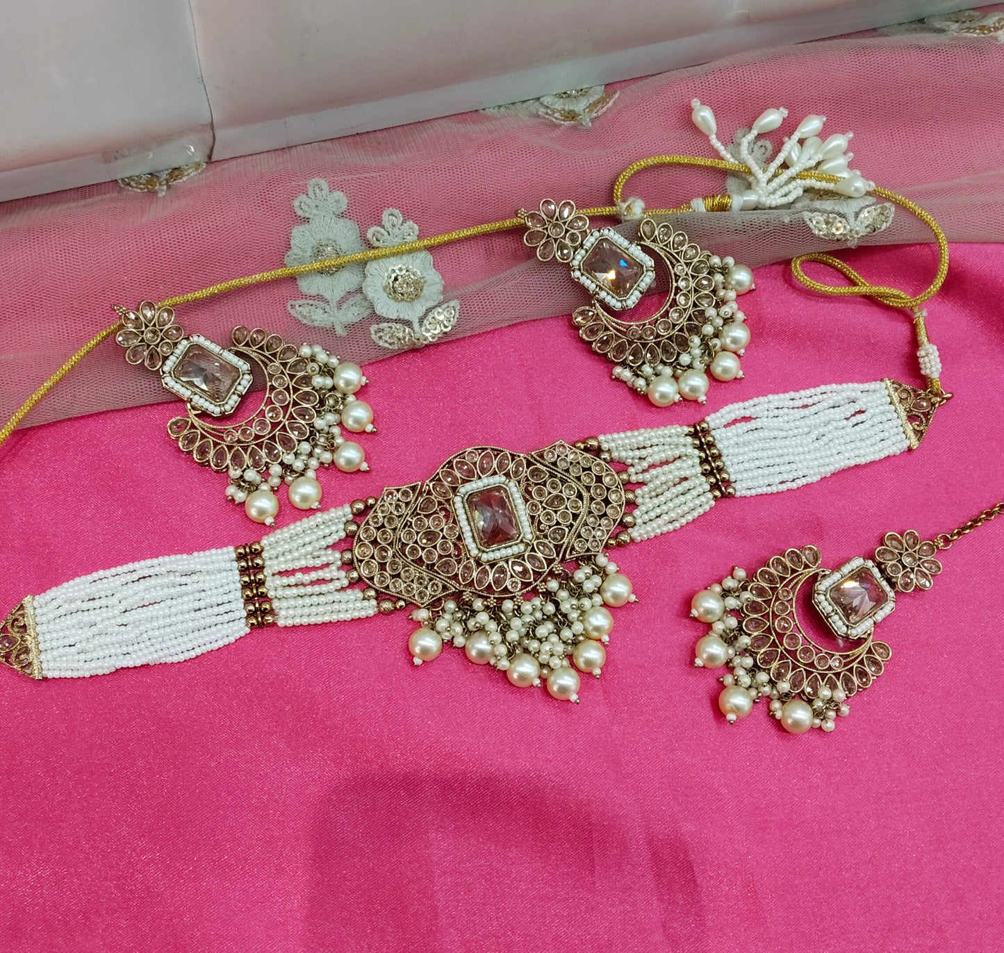 Antique White Champagne Stone Choker Jewellery Chini Set