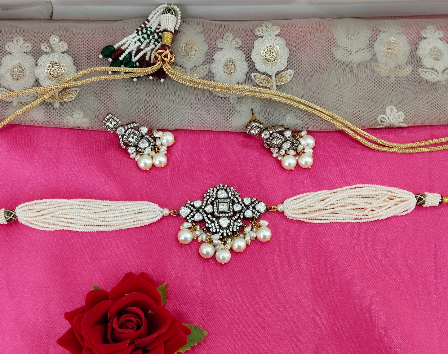 Antique White Moissanite Kundan Choker Jewellery Sunita Set