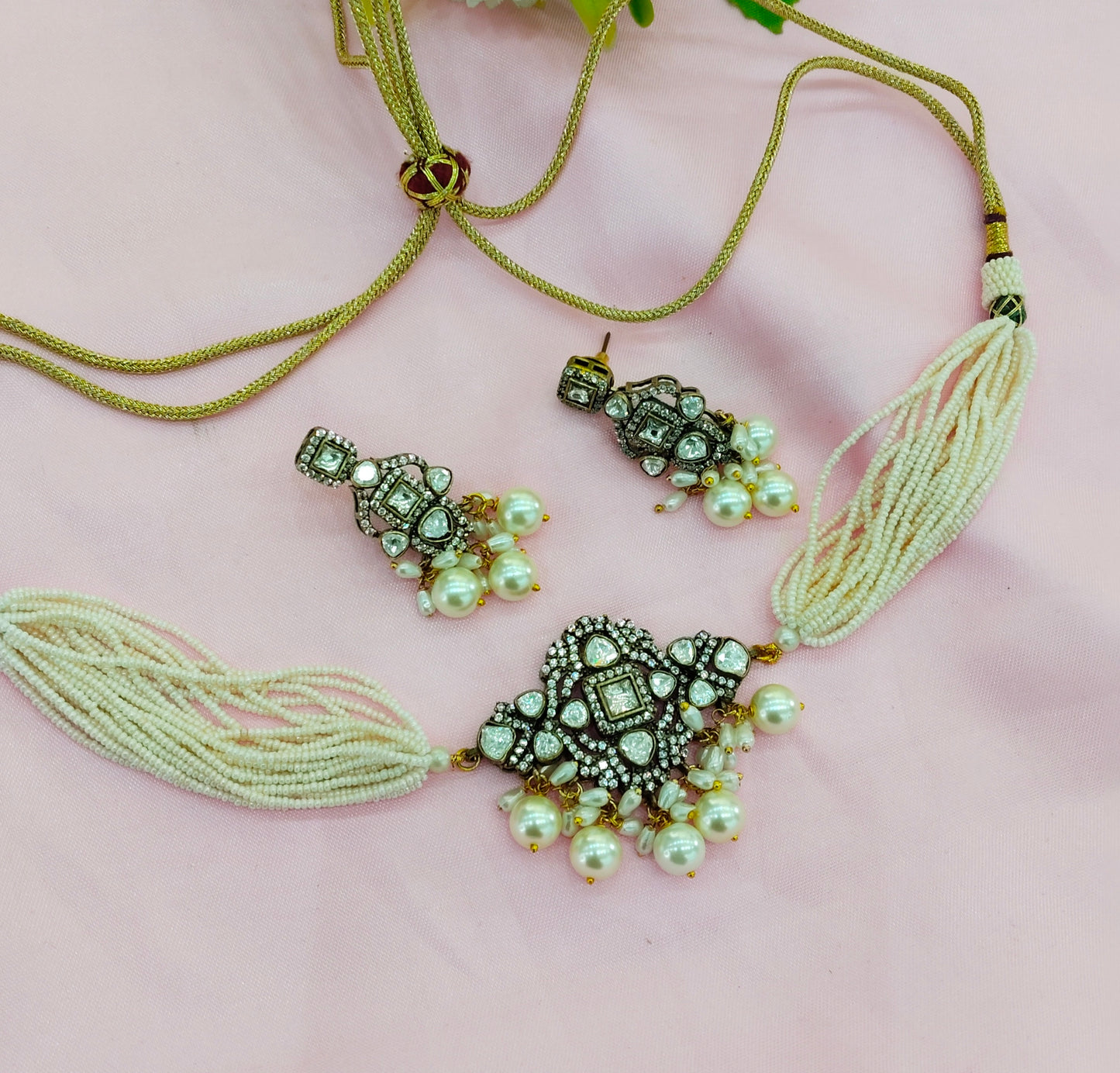 Antique White Moissanite Kundan Choker Jewellery Sunita Set