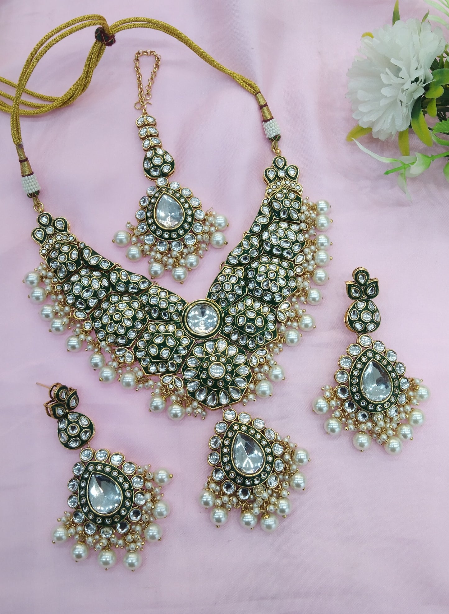 White Kundan Necklace Jewellery Like Set