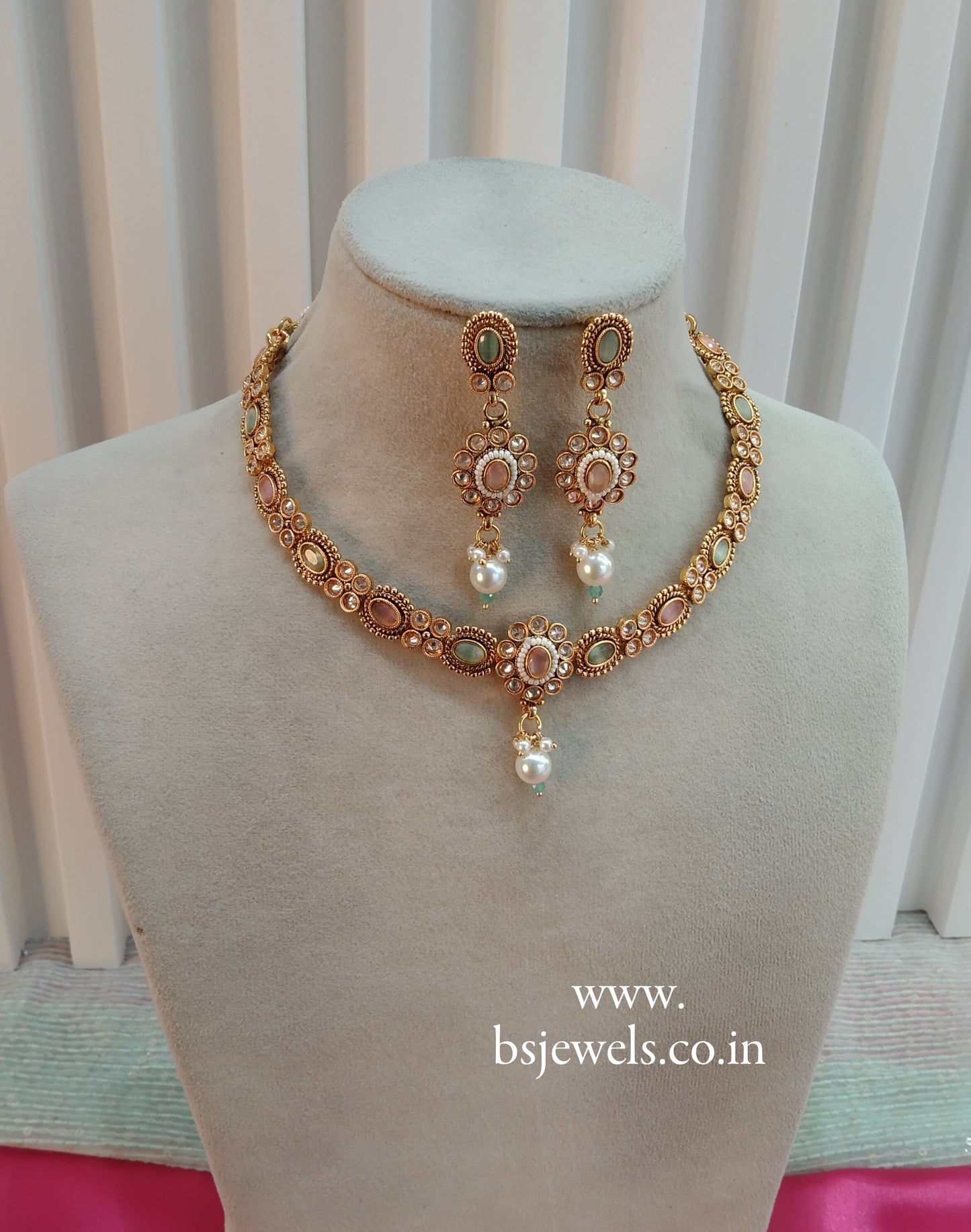Pista Peach Gold Polki Necklace Jewellery Delta Set