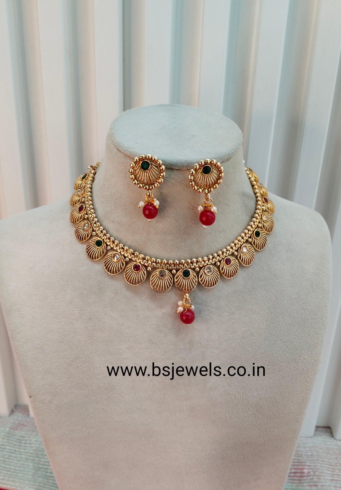 Ruby Green Gold Polki Necklace Jewellery Studio Set