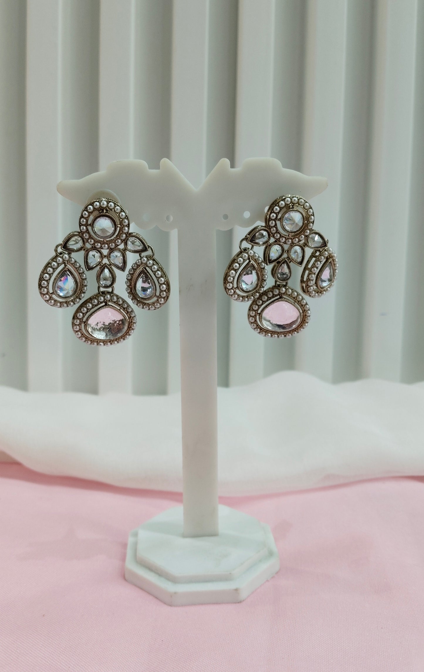 White Antique Gold Bollywood Earrings Global Set
