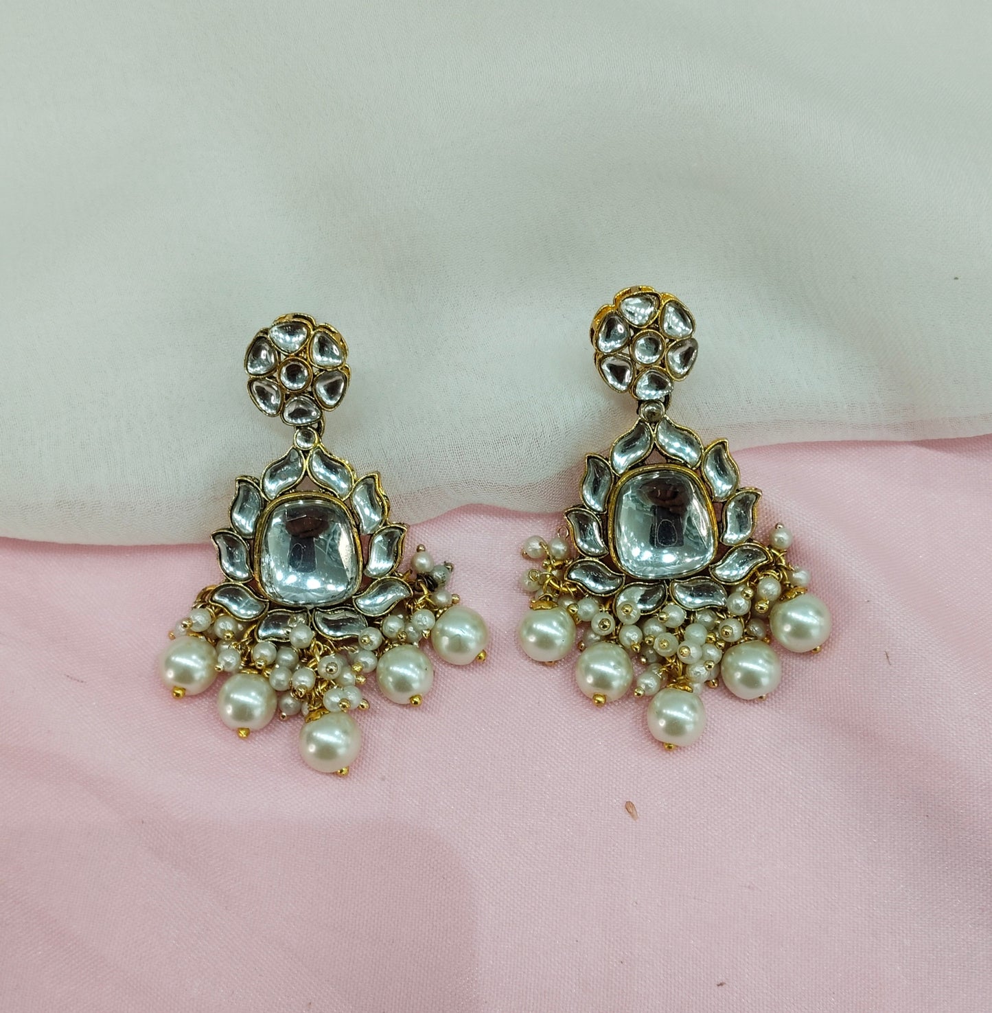 White Antique Gold Kundan Bollywood Earrings Reet Set