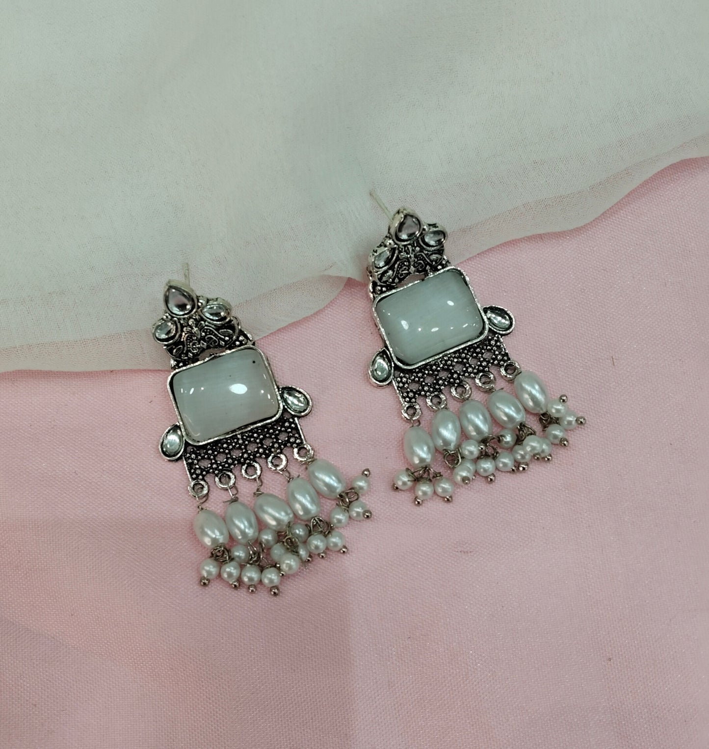 White Oxidized Metal Roman Earrings Set