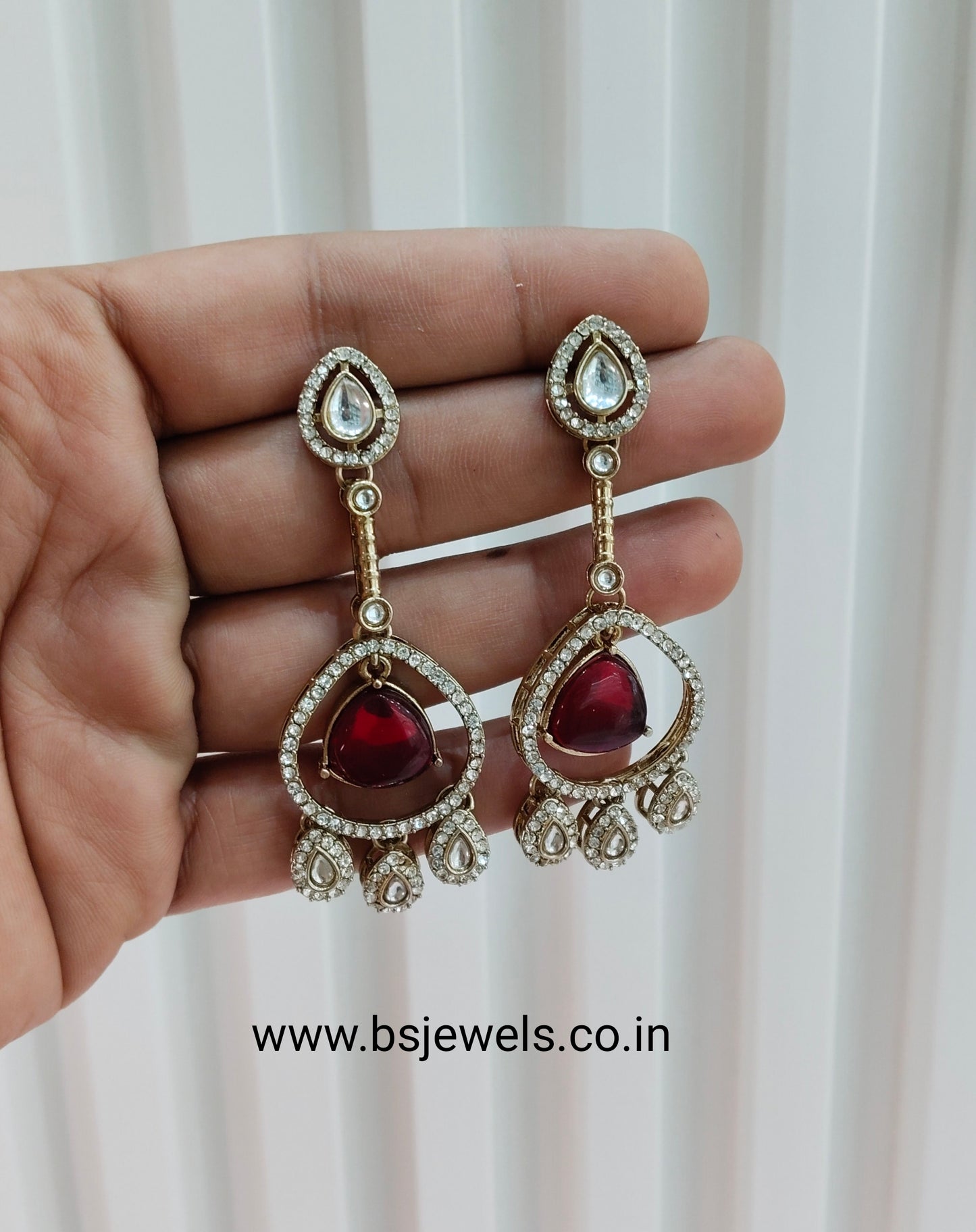 Maroon Antique Gold Omna Earrings Set