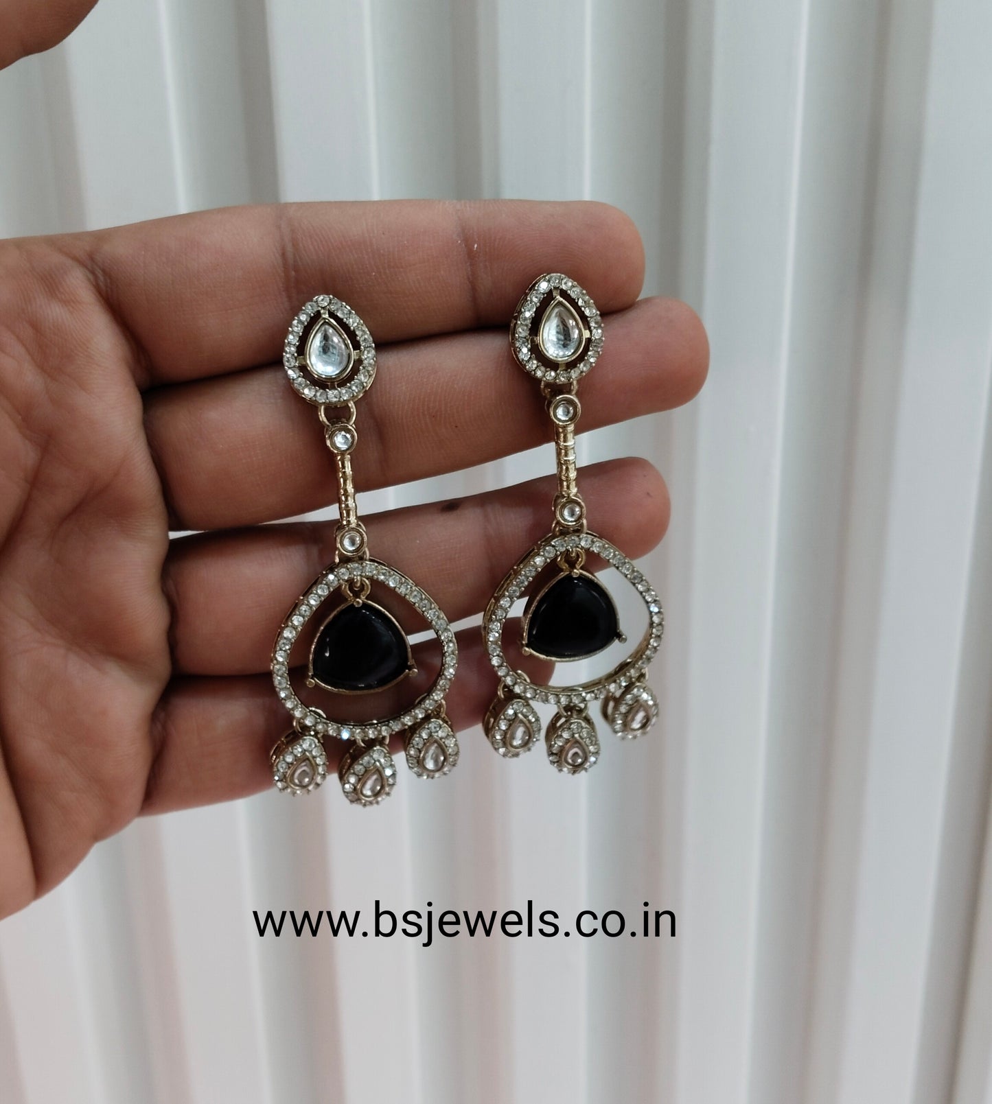 Black Antique Gold Omna Earrings Set