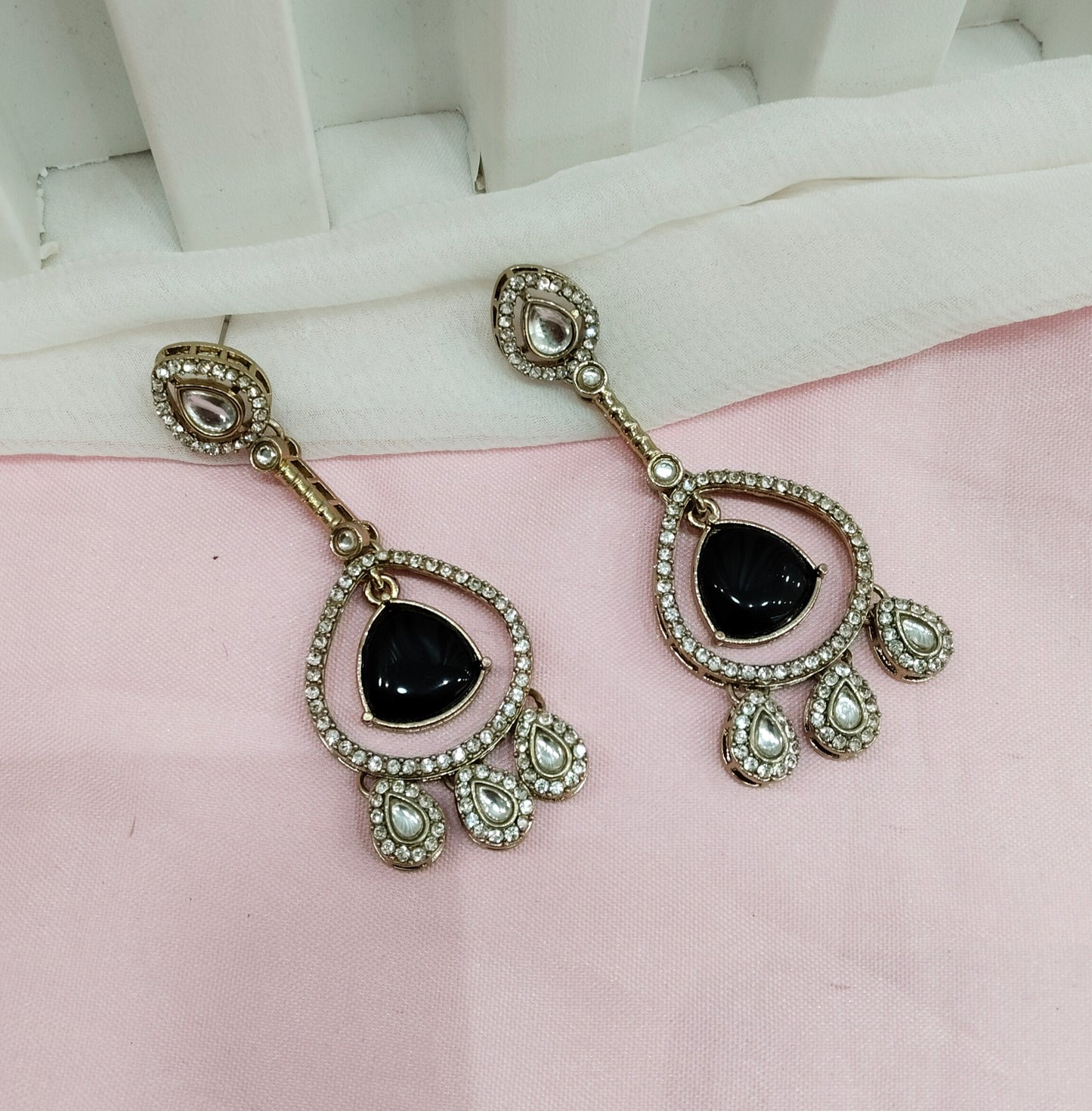 Black Antique Gold Omna Earrings Set