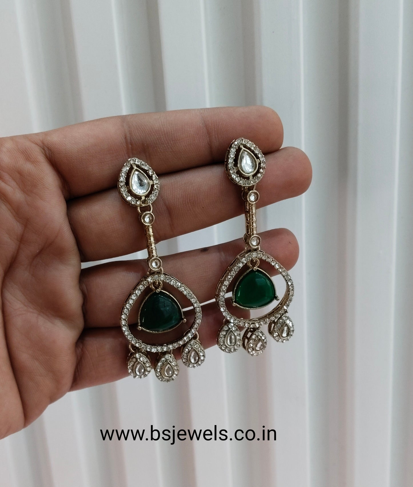 Green Antique Gold Omna Earrings Set