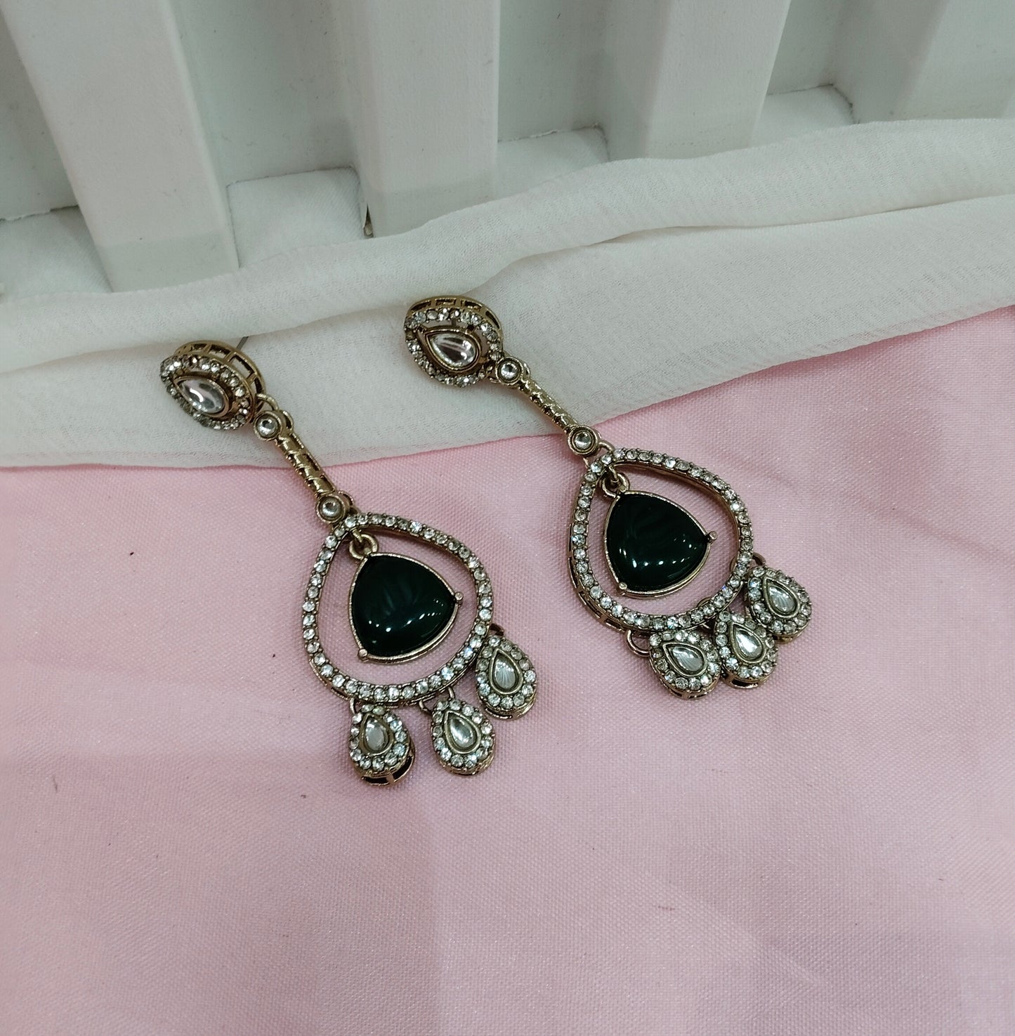 Green Antique Gold Omna Earrings Set