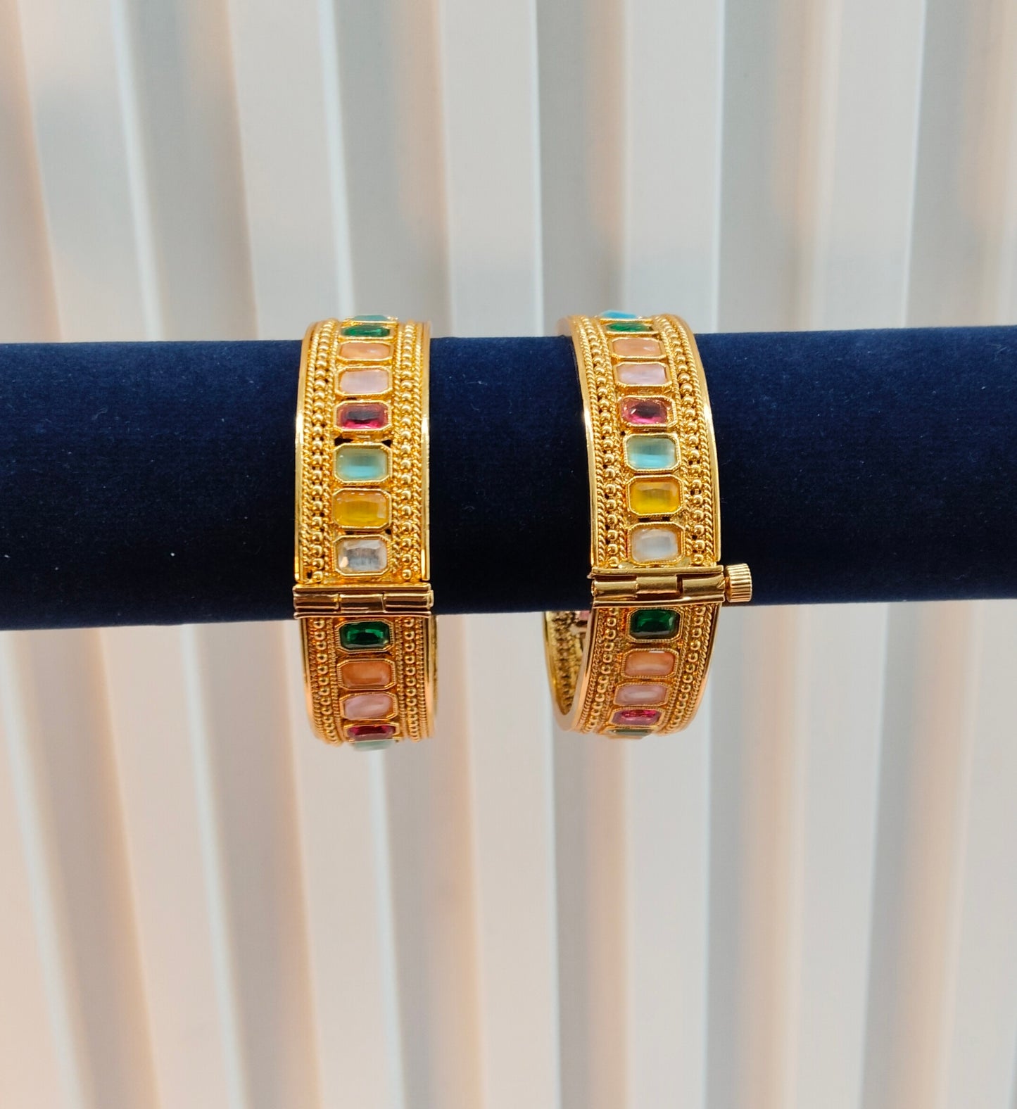 2.6 Size bangles jewelry /Traditional bollywood jewelry/Multi Color Screw Gold bangles