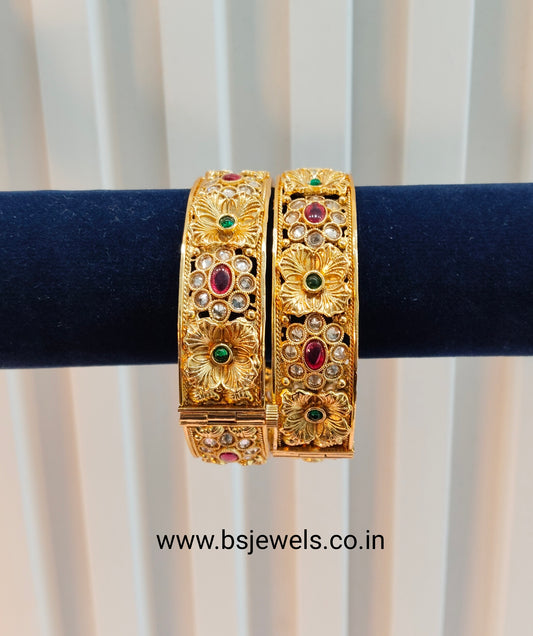 2.6 Size bangles jewelry /Traditional bollywood jewelry/Ruby Green Screw Gold bangles