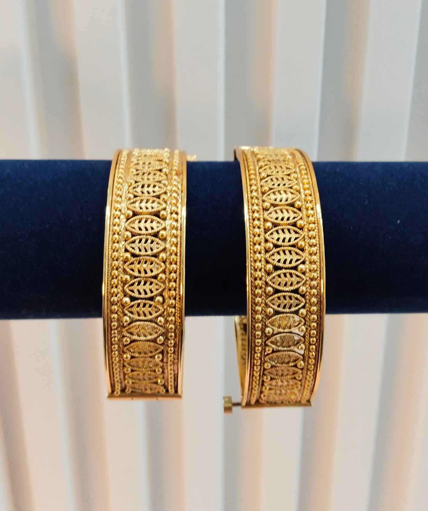 2.6 Size bangles jewelry /Traditional bollywood jewelry/ Screw Gold bangles
