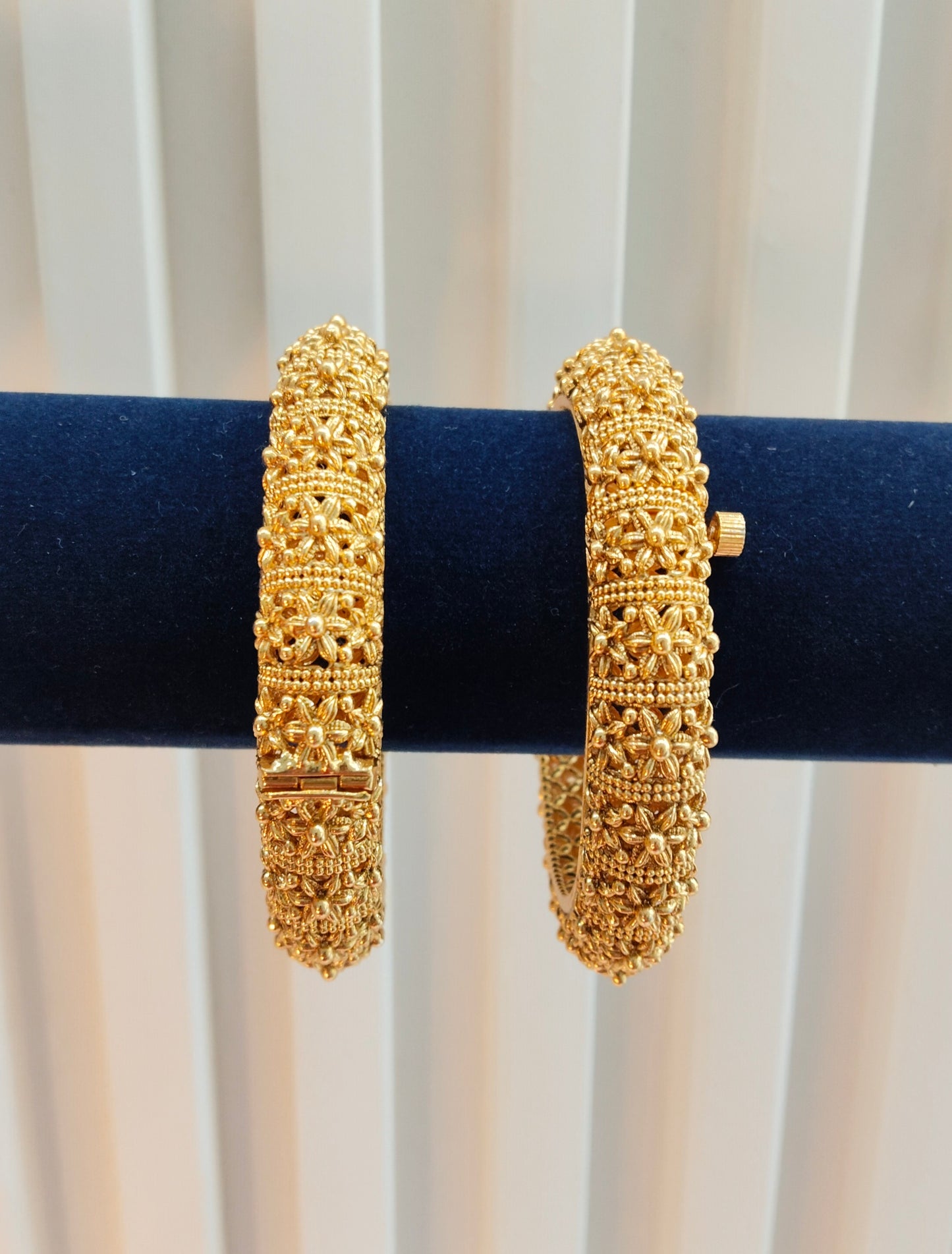 2.8 Size bangles jewelry /Traditional bollywood jewelry/Screw Gold bangles