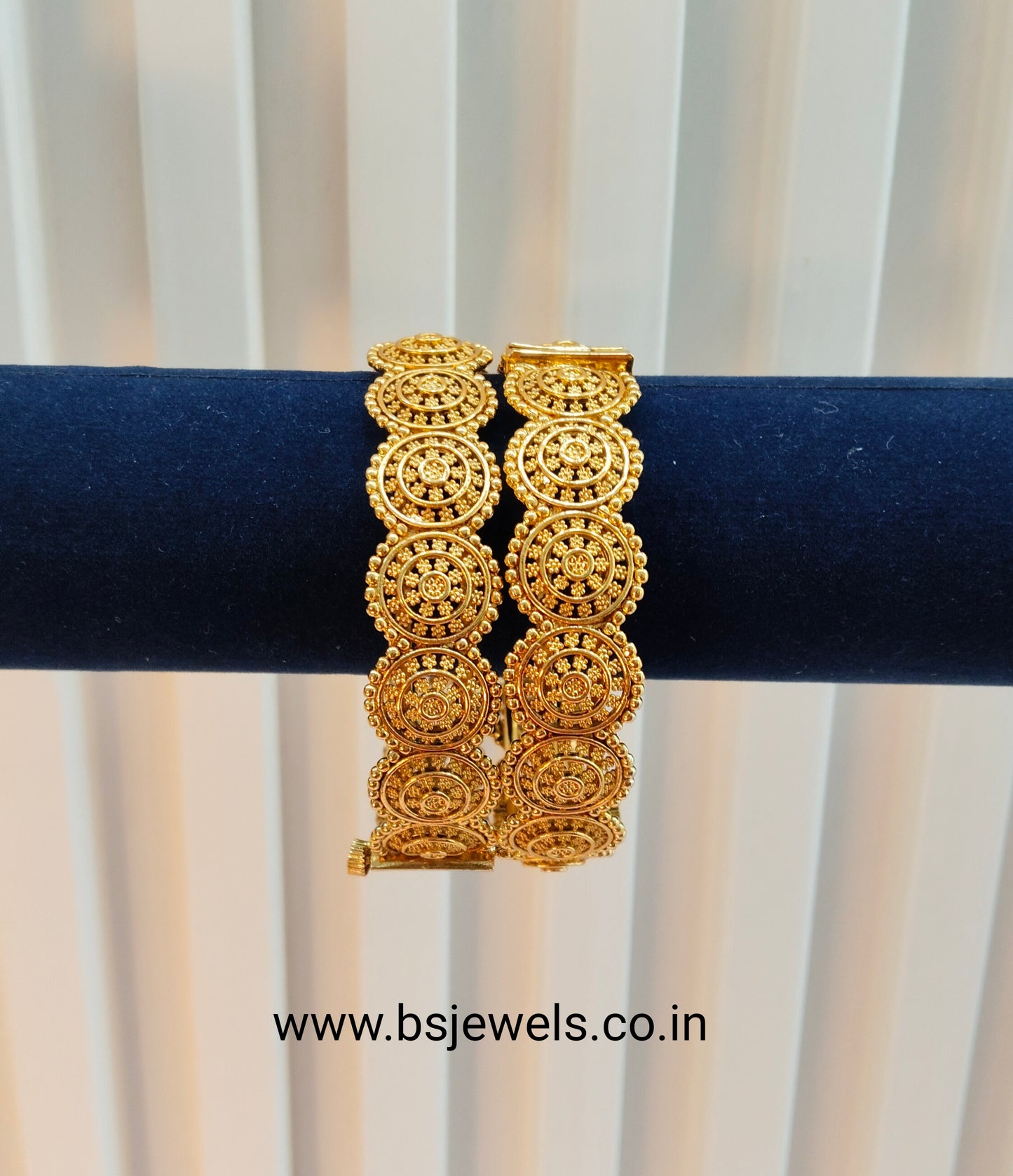 2.8 Size bangles jewelry /Traditional bollywood jewelry/ Gold bangles