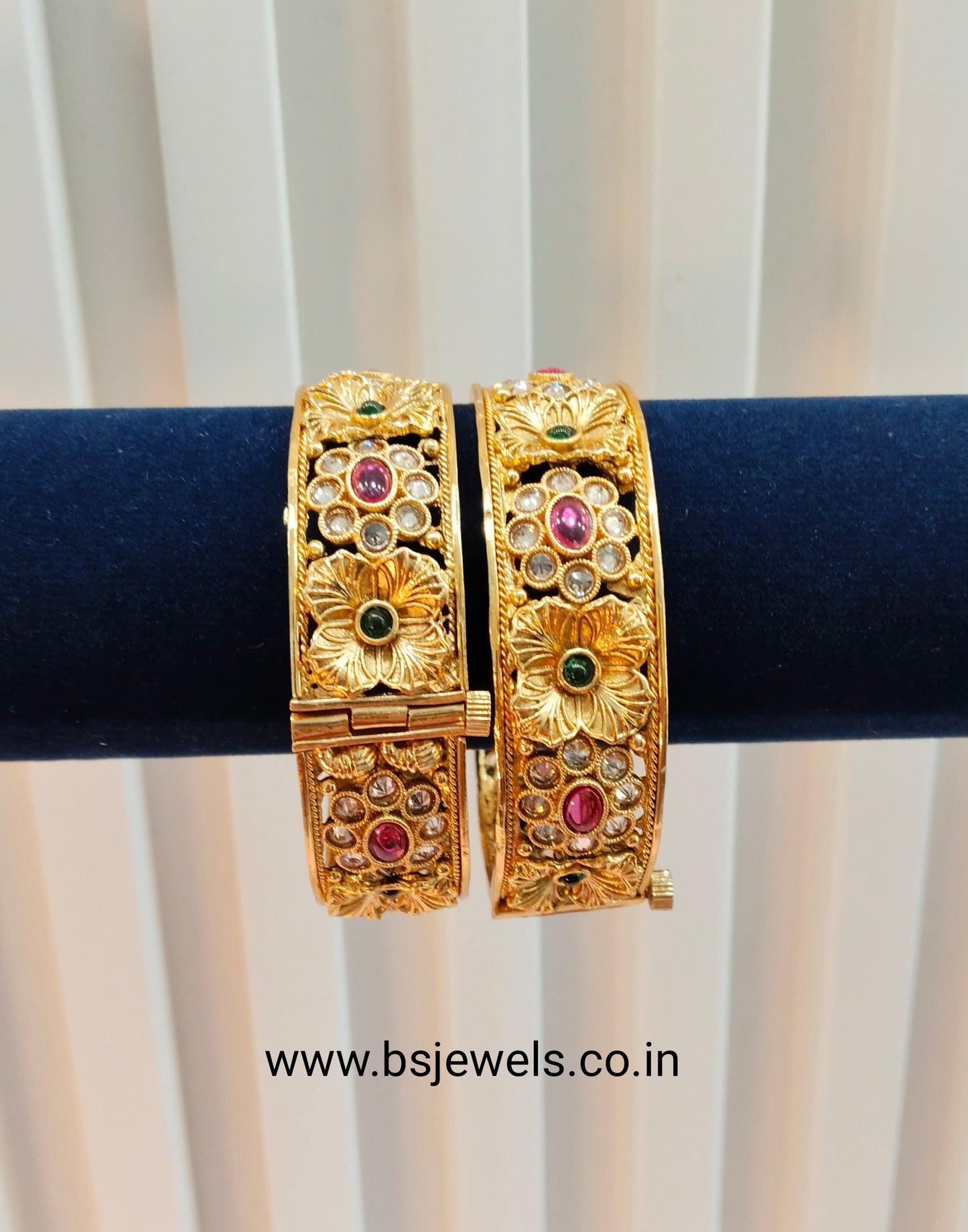 2.4 Size bangles jewelry /Traditional bollywood jewelry/Ruby Green Screw Gold bangles