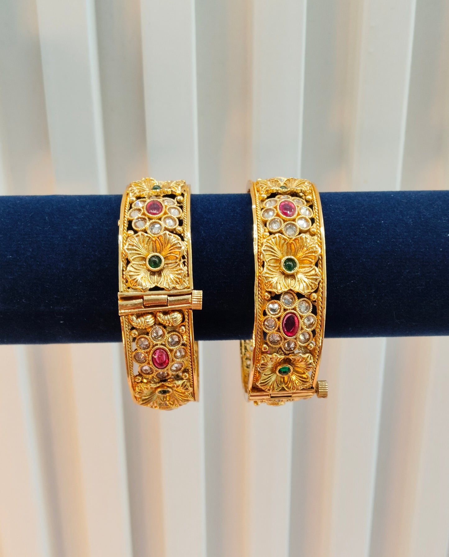 2.4 Size bangles jewelry /Traditional bollywood jewelry/Ruby Green Screw Gold bangles