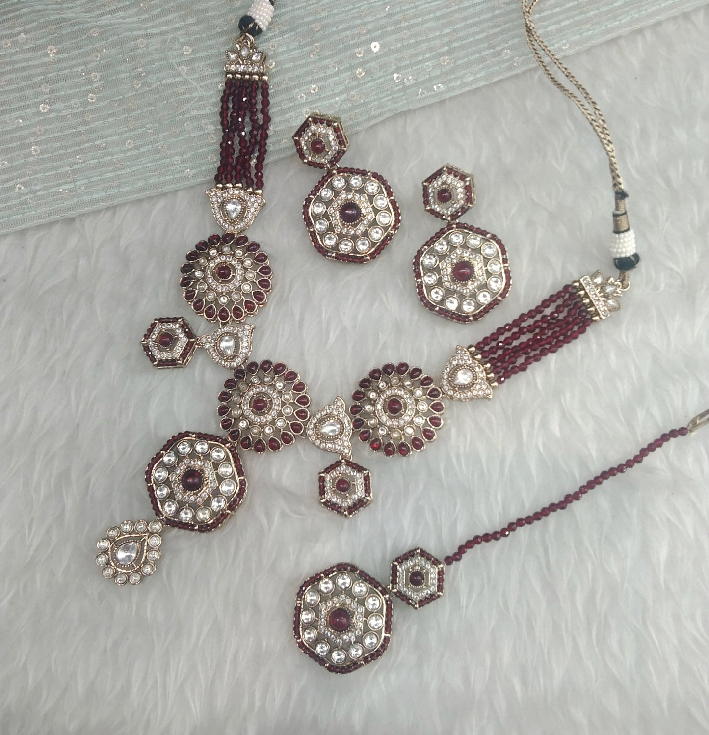 Maroon Gold Moissanite Kundan Necklace Jewellery Gippy Set