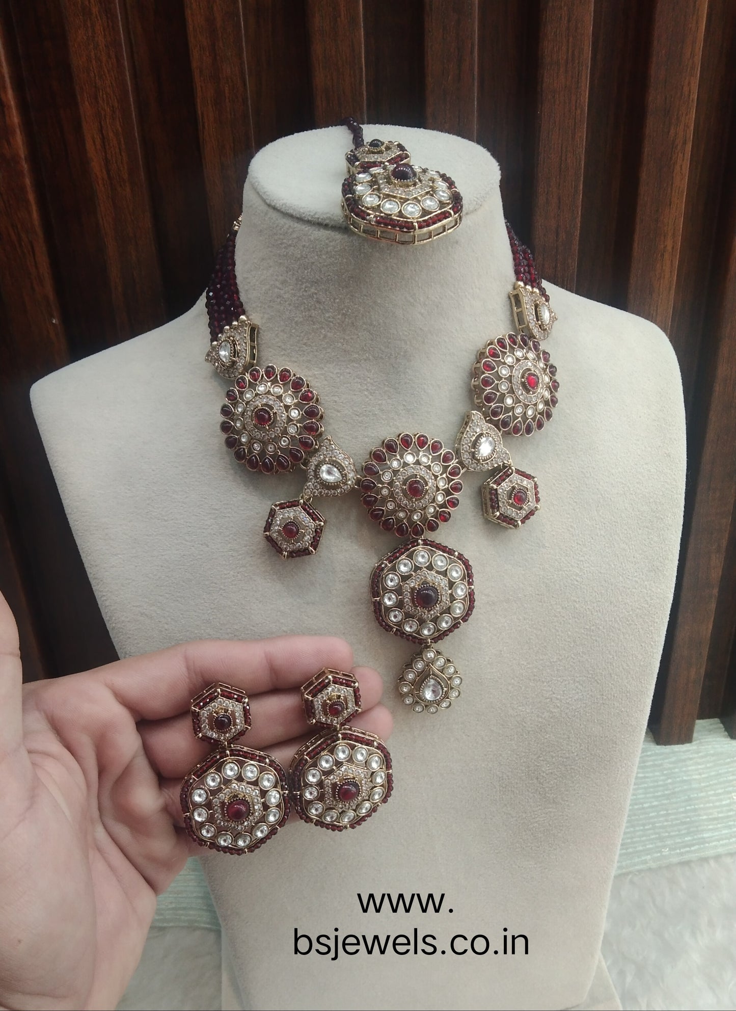 Maroon Gold Moissanite Kundan Necklace Jewellery Gippy Set