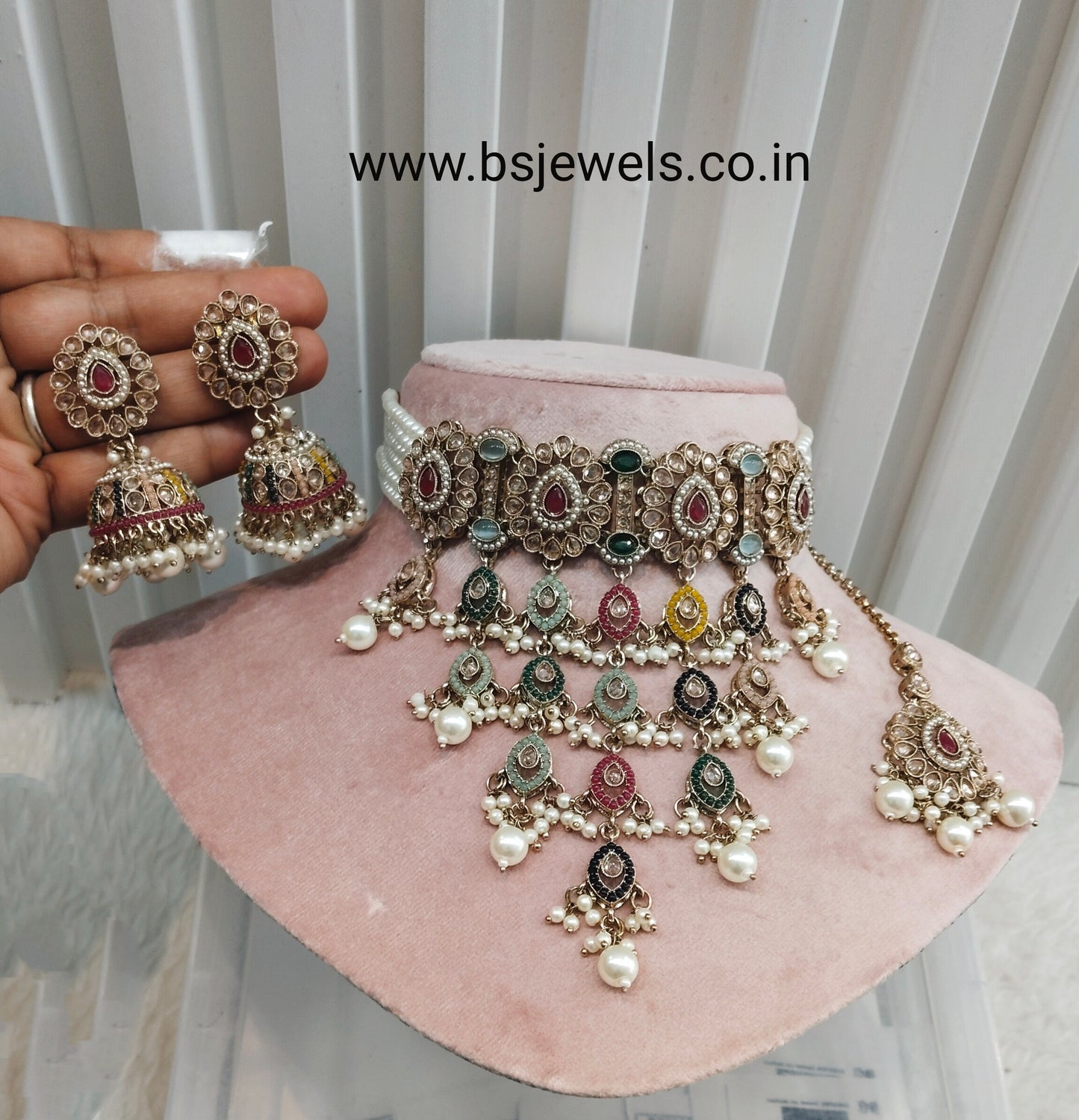 Multi Color Antique Gold Choker Jewellery Monte Set