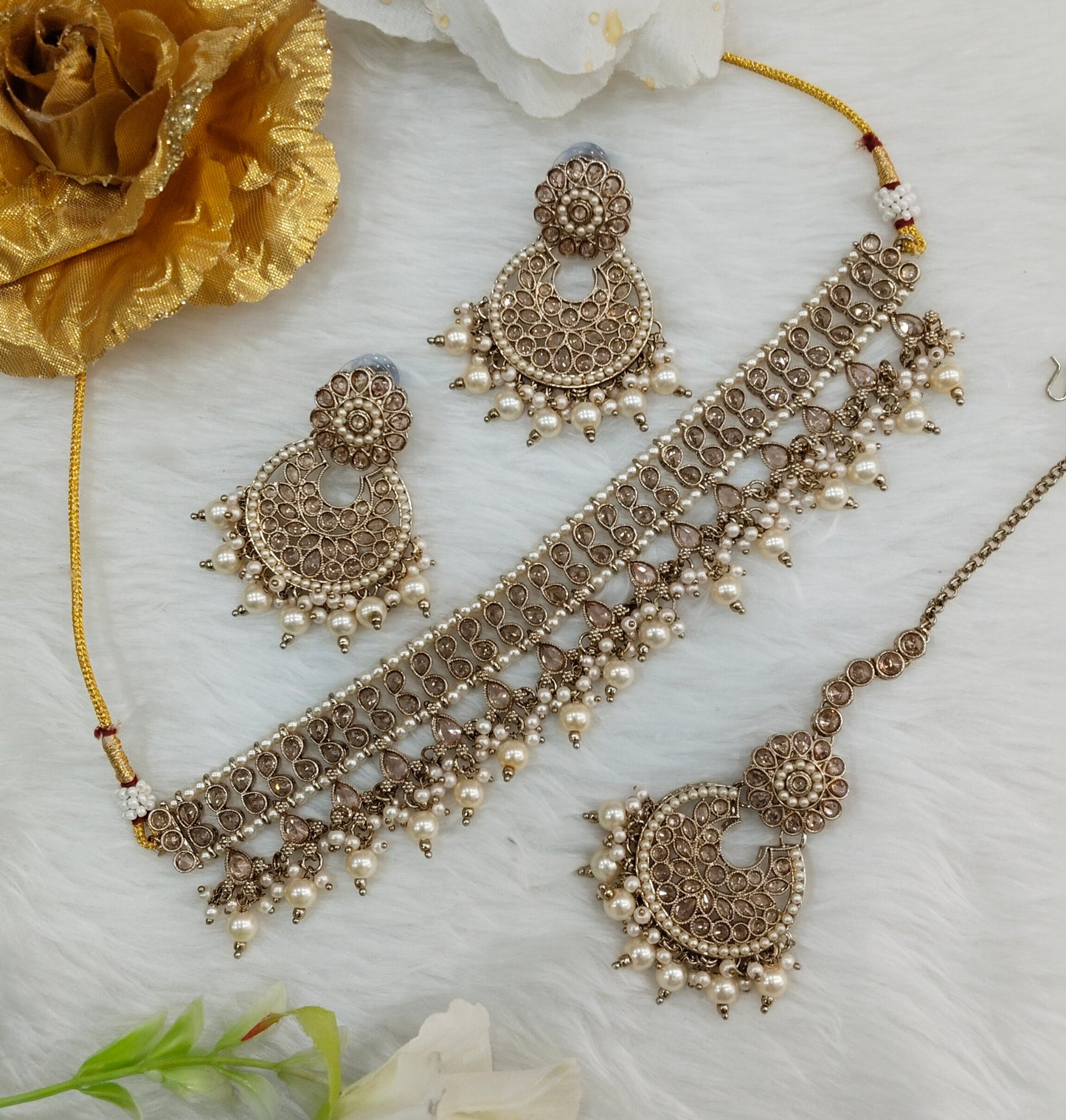 White Antique Gold Choker Jewellery Babli Set
