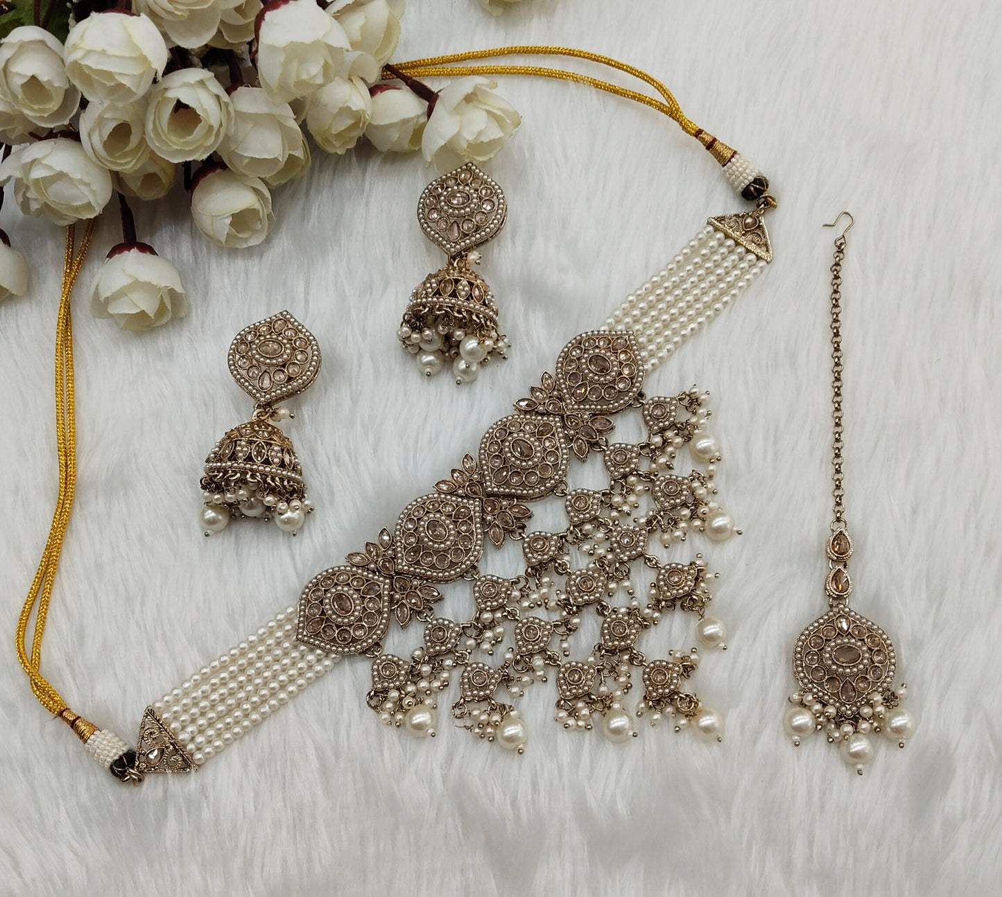 White Antique Gold Choker Jewellery Pardeep Set