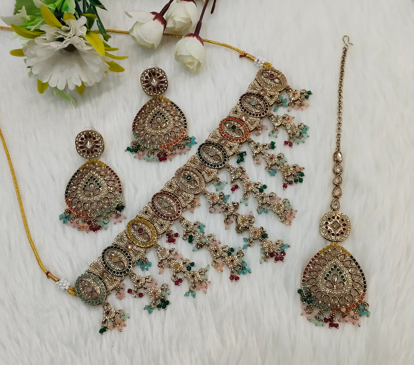 Multi Color Antique Gold Choker Jewellery Inder Set