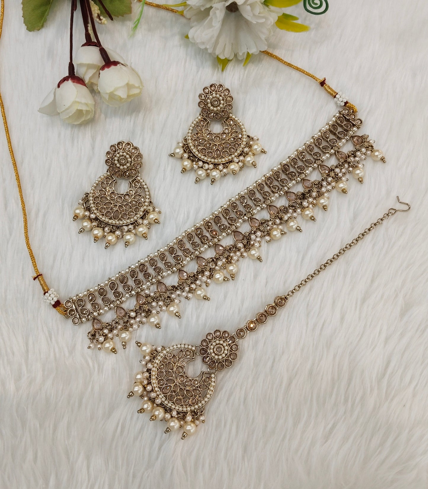 Antique Gold Choker Jewellery Rami Set