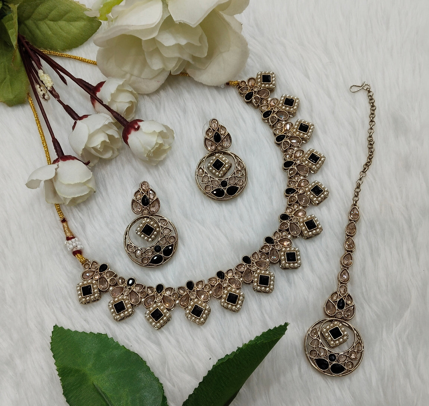 Black Antique Gold Necklace Jewellery Race Set