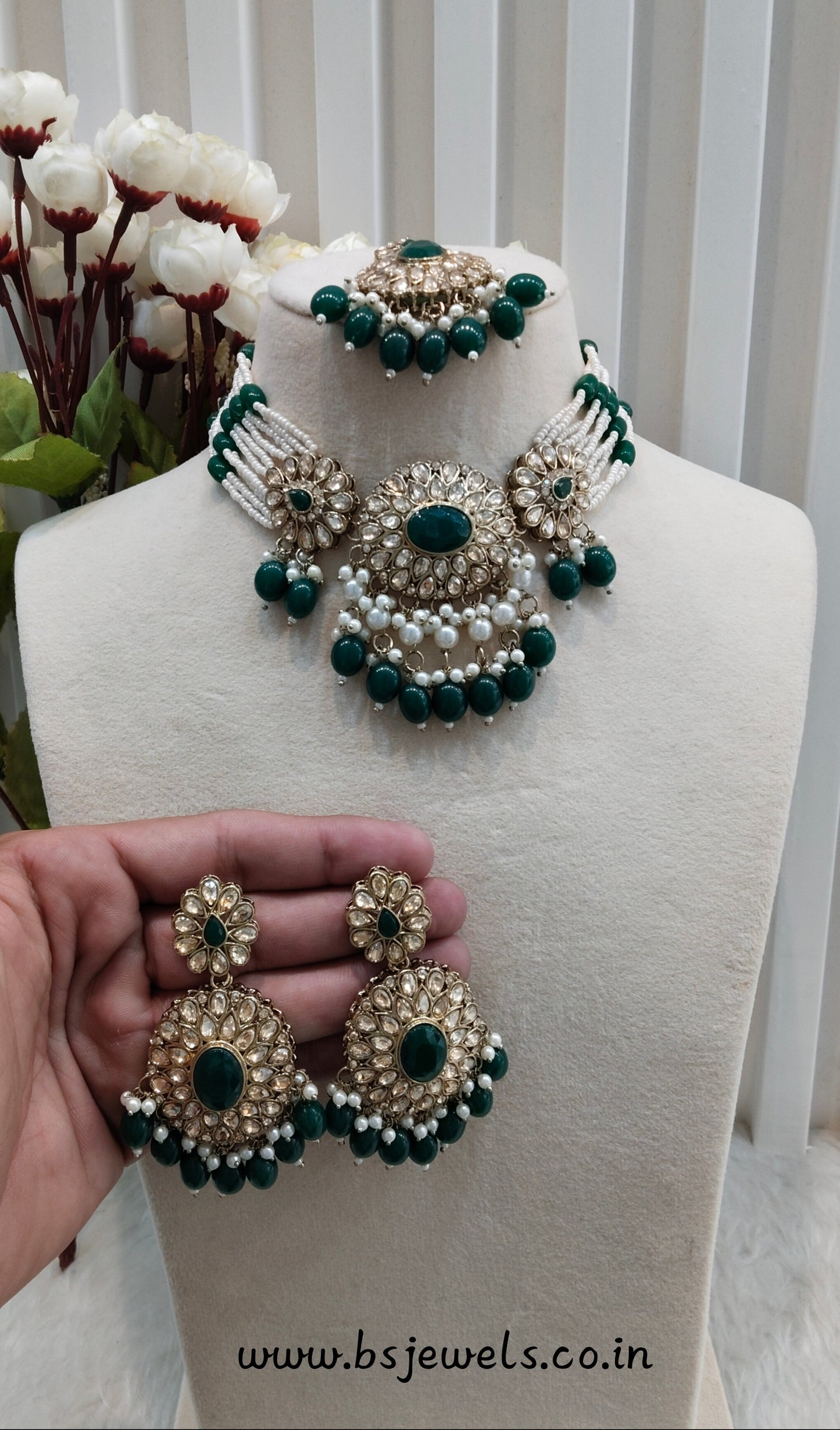Green Antique Gold Choker Jewellery Porel Set
