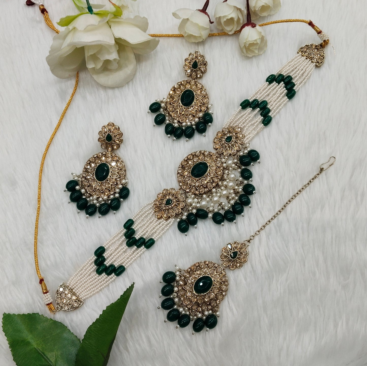 Green Antique Gold Choker Jewellery Porel Set
