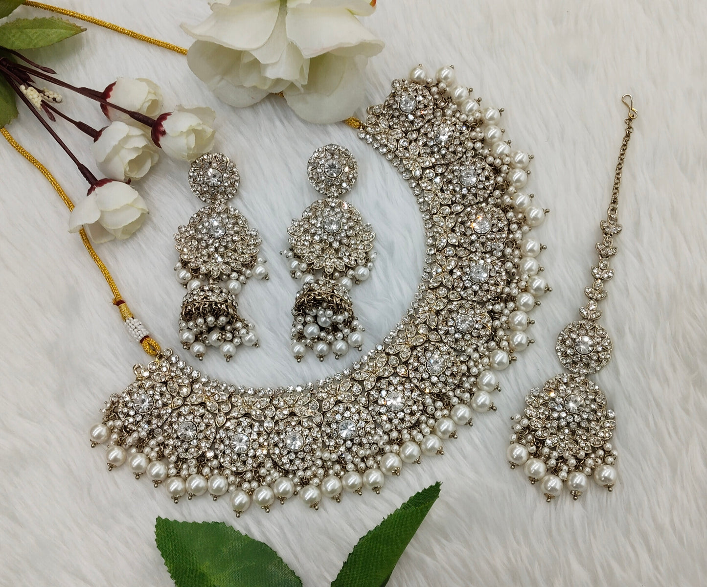 White Antique Gold Necklace Jewellery Meenu Set