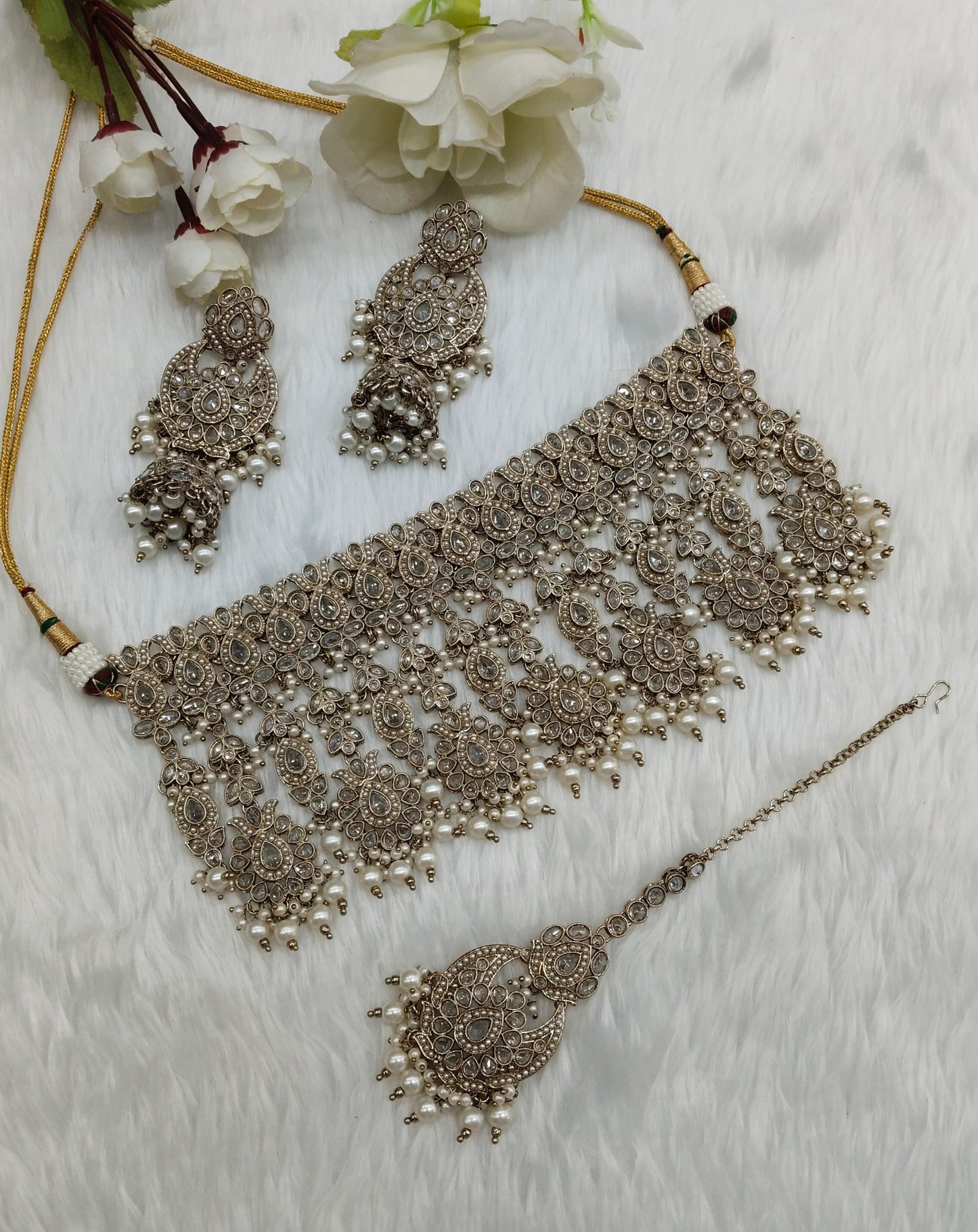 White Antique Gold Choker Jewellery Morha Set