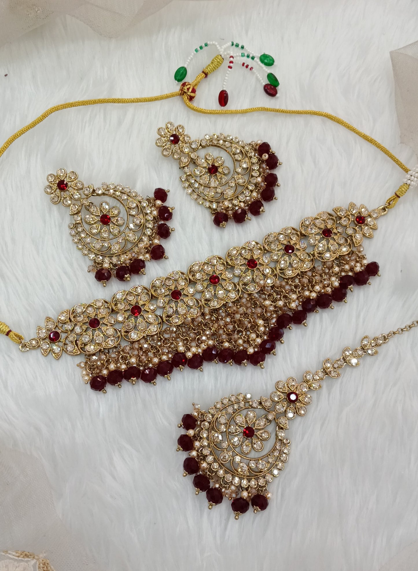 Maroon Antique Gold Choker Jewellery Jot Set