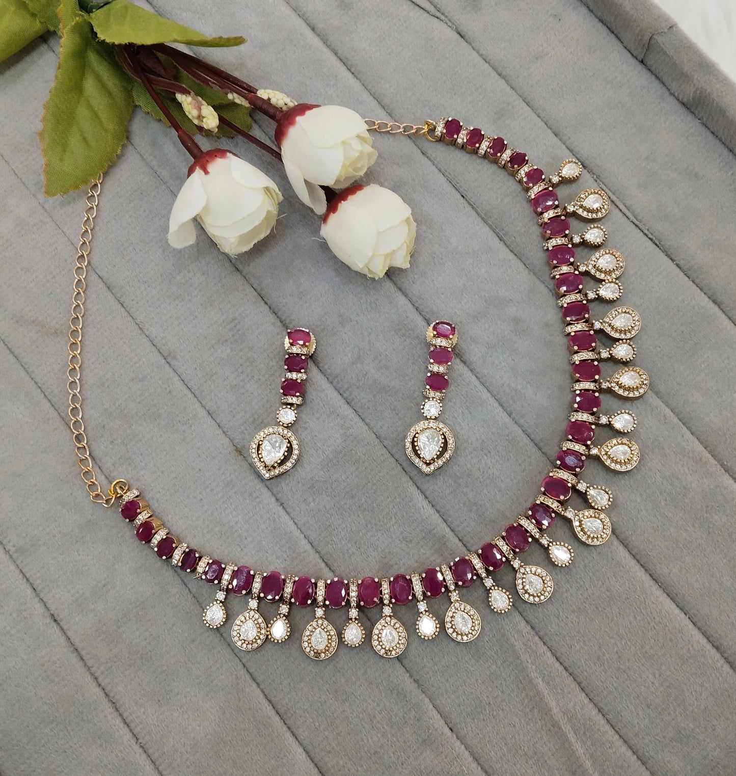 Majenta Gold Moissanite Kundan Necklace Jewellery Echer Set