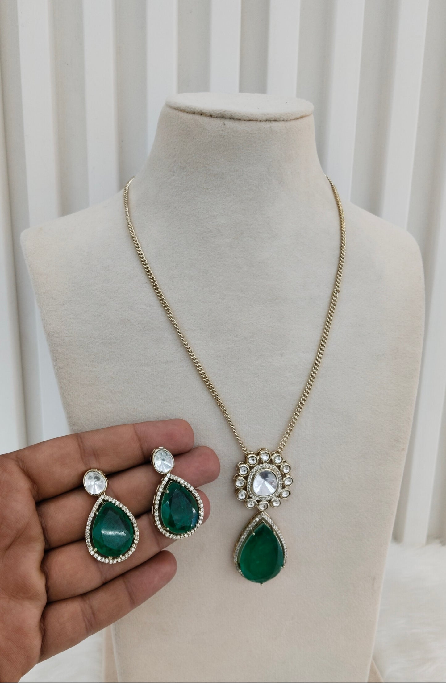 Green Gold Moissanite Kundan Necklace Jewellery Solis Chain Set