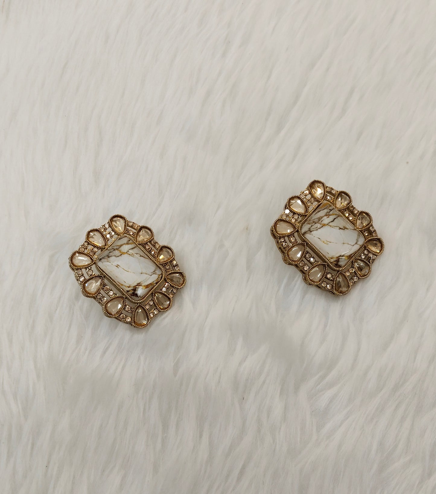 White Antique Gold Bollywood Jandu Earrings