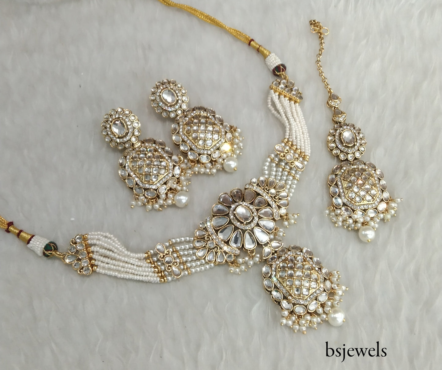 gold white Kundan Choker Jewellery Joti Set