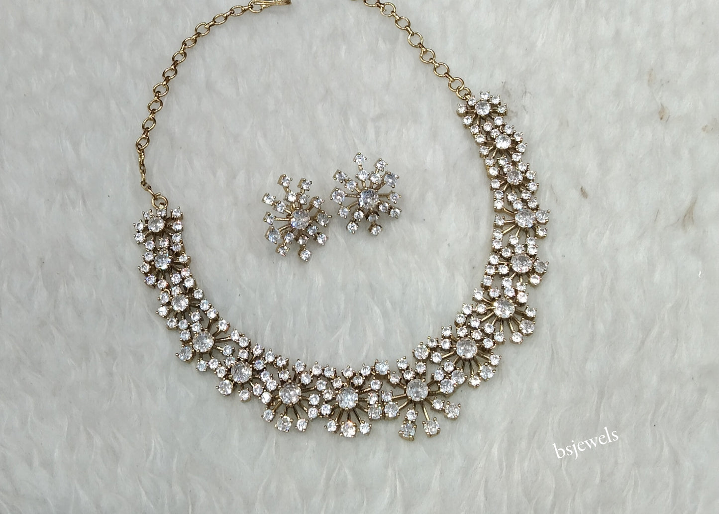 Antique White American Diamond Ad Eden Necklace Set