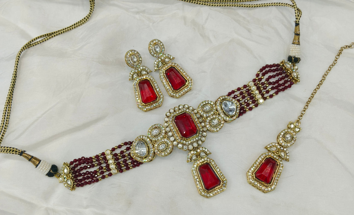 Maroon Moissanite Kundan Choker Jewellery Gini Set