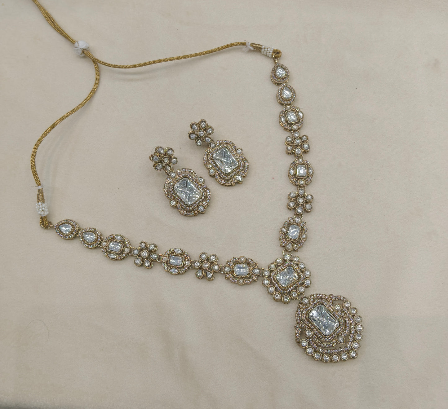 Antique Gold Moissanite Kundan Necklace Jewellery Hemu Set