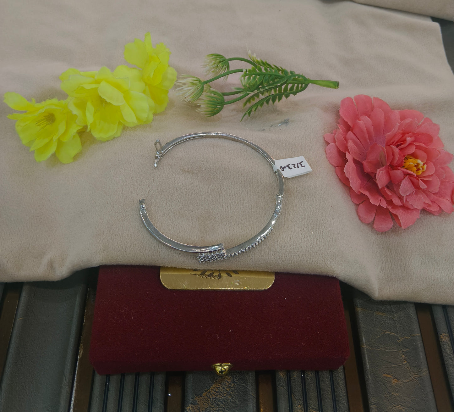 Amita Silver American Diamond Bracelets (Openable)