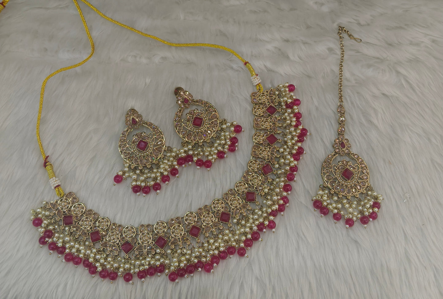 Magenta necklace Jewellery Anika Set