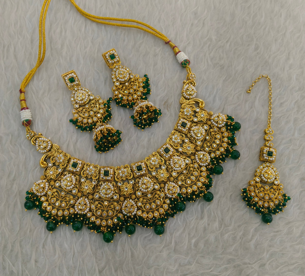 Green Kundan necklace Set/ kundan Indian Hargun jewellery sets