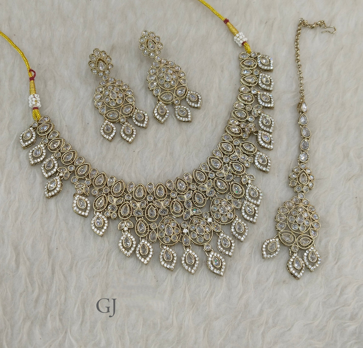 Antique White Necklace Baani sets